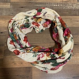 SALE 3/$20 - Fashion Floral Infinity Scarf